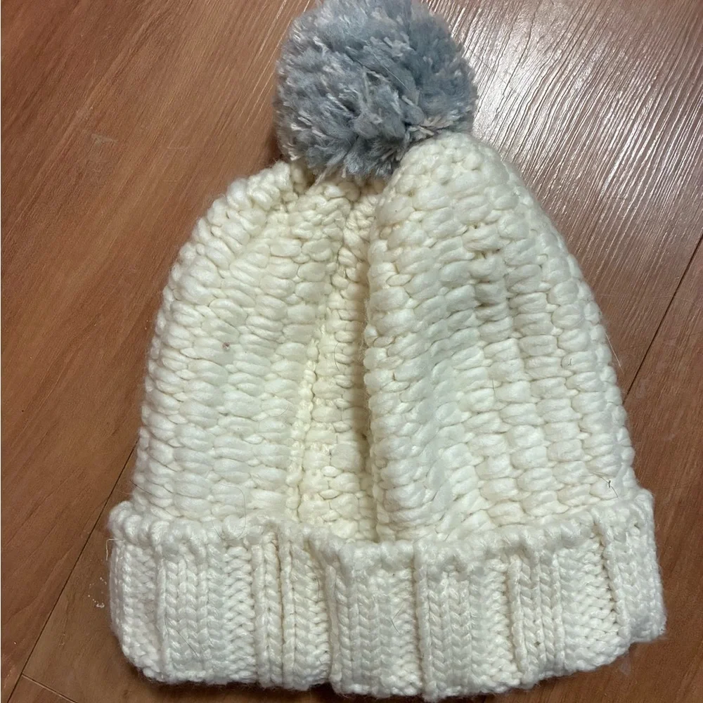 The North Face Beanie with Gray Pom Youth/junior